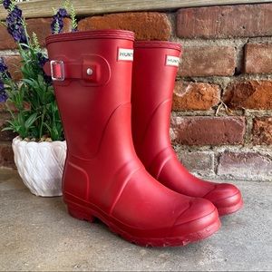 Hunter Military Red Original Short Boots 6M/7F